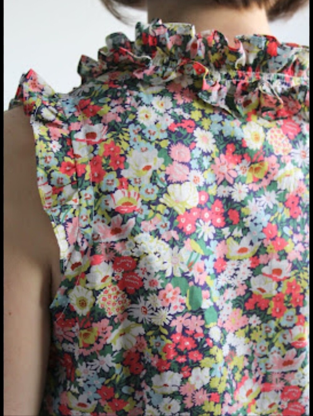 J. Crew Liberty Art Fabric Thorpe Floral Ruffle Sleeveless Blouse - Picture 2 of 13